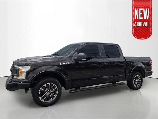 Used 2018 Magma Red Metallic Ford XLT image 1