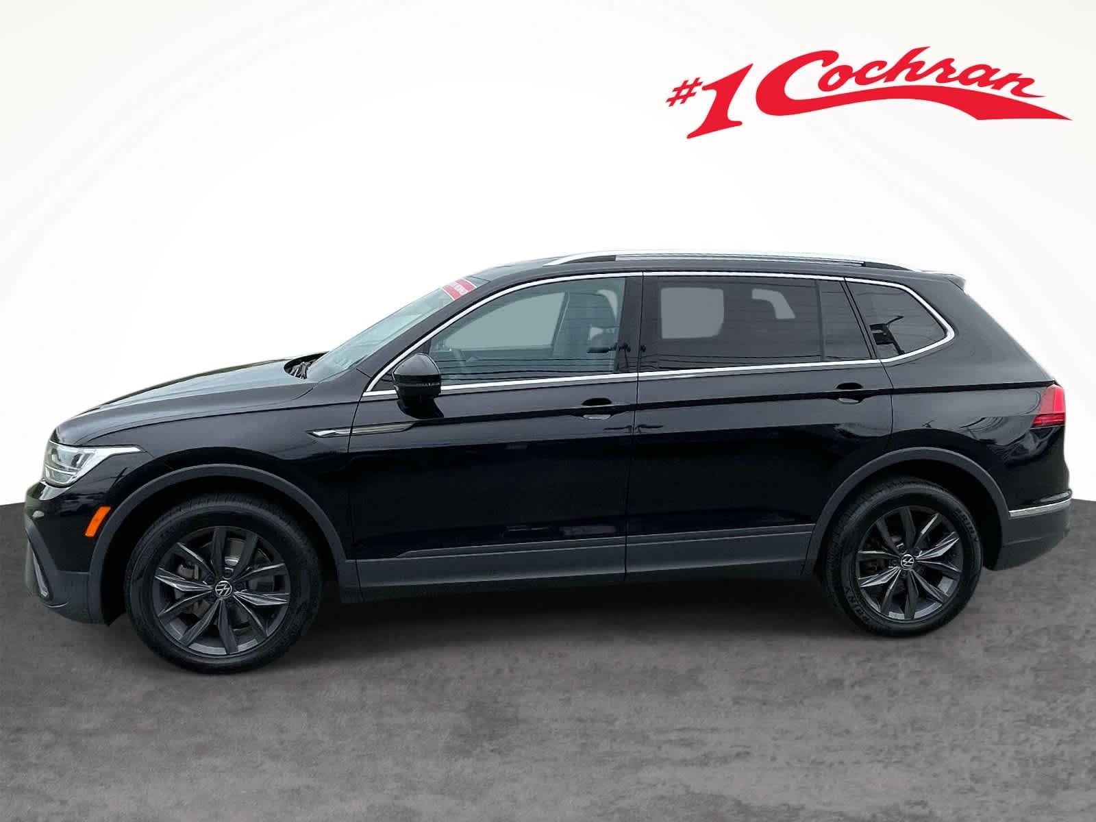 Used 2022 Deep Black Pearl Volkswagen SE image 10