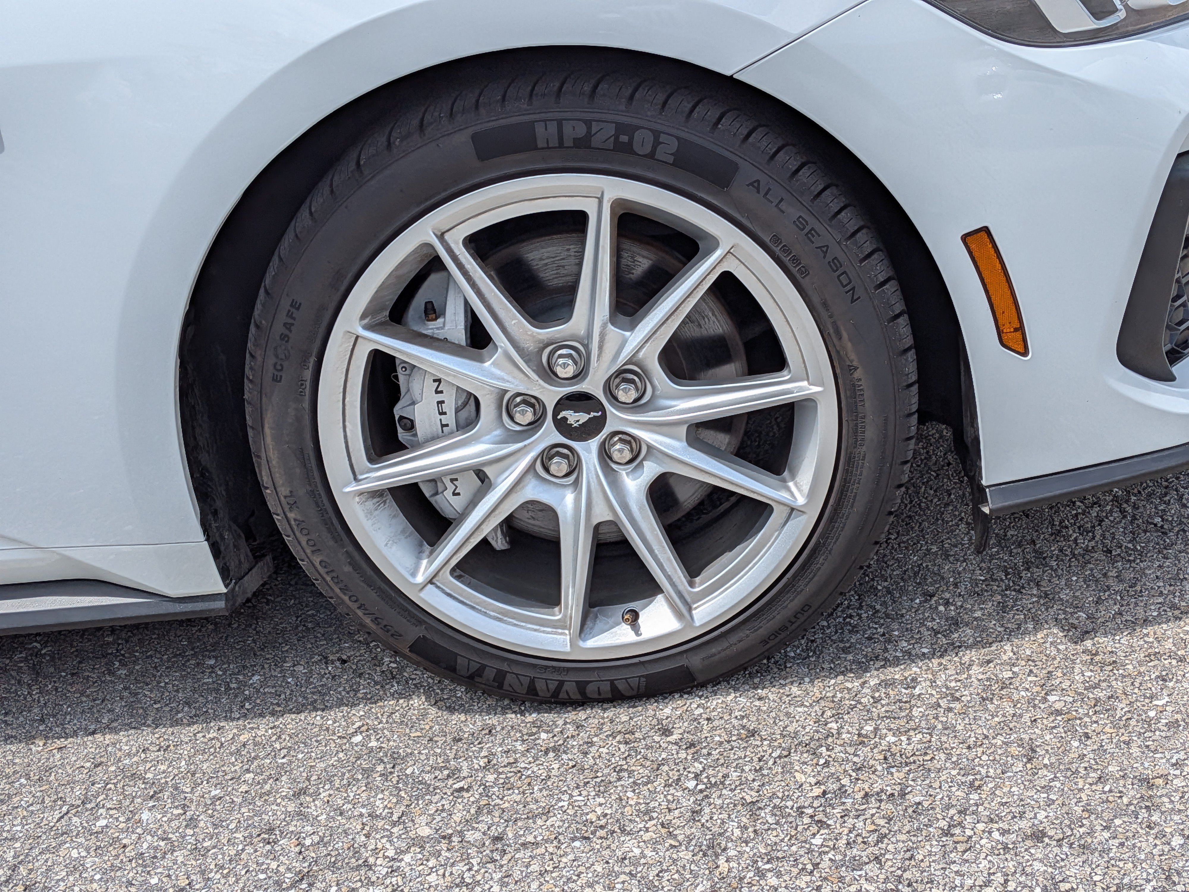 Used 2024 Oxford White Ford GT Premium image 9