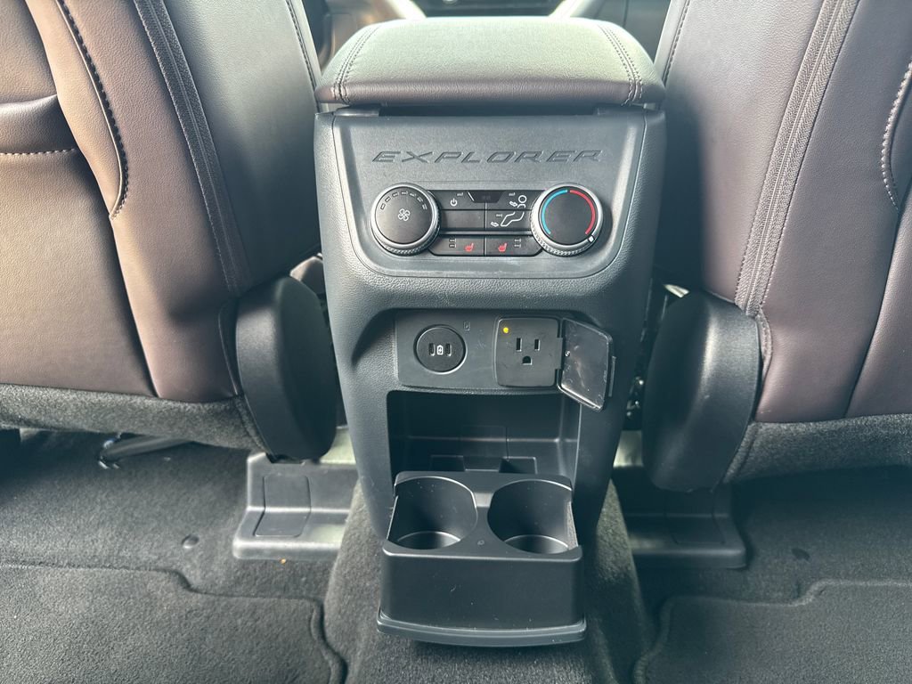 2025 Ford Explorer Platinum - Photo 34