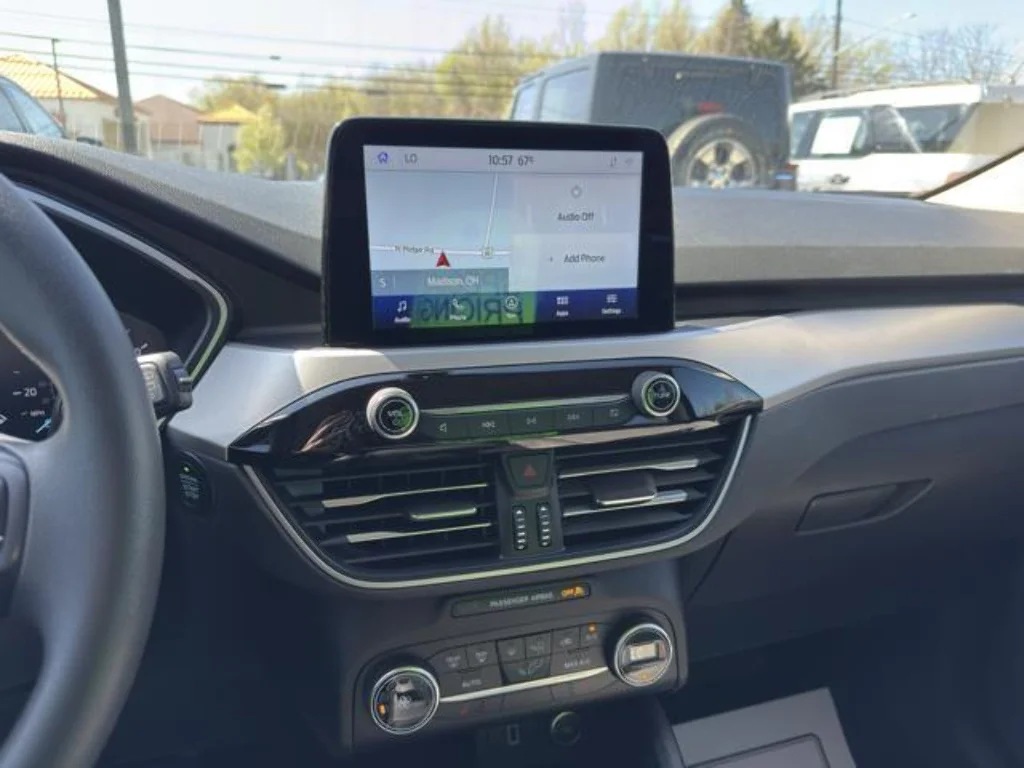 Certified Used 2020 Oxford White Ford SE image 15