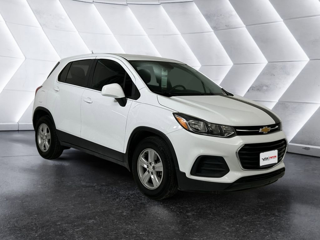 2021 Chevrolet Trax LS's photo