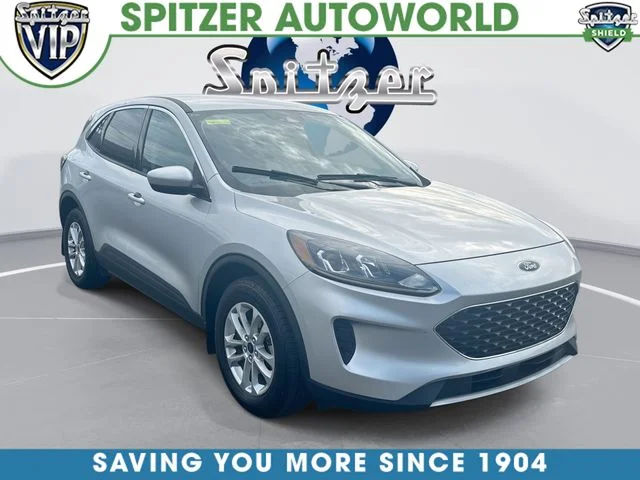 Used 2020 Silver Ford SE image 1