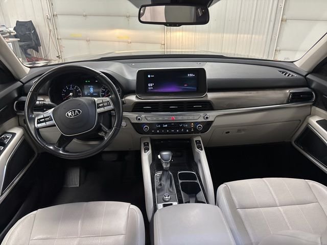 Used 2021 Purple Kia EX image 12
