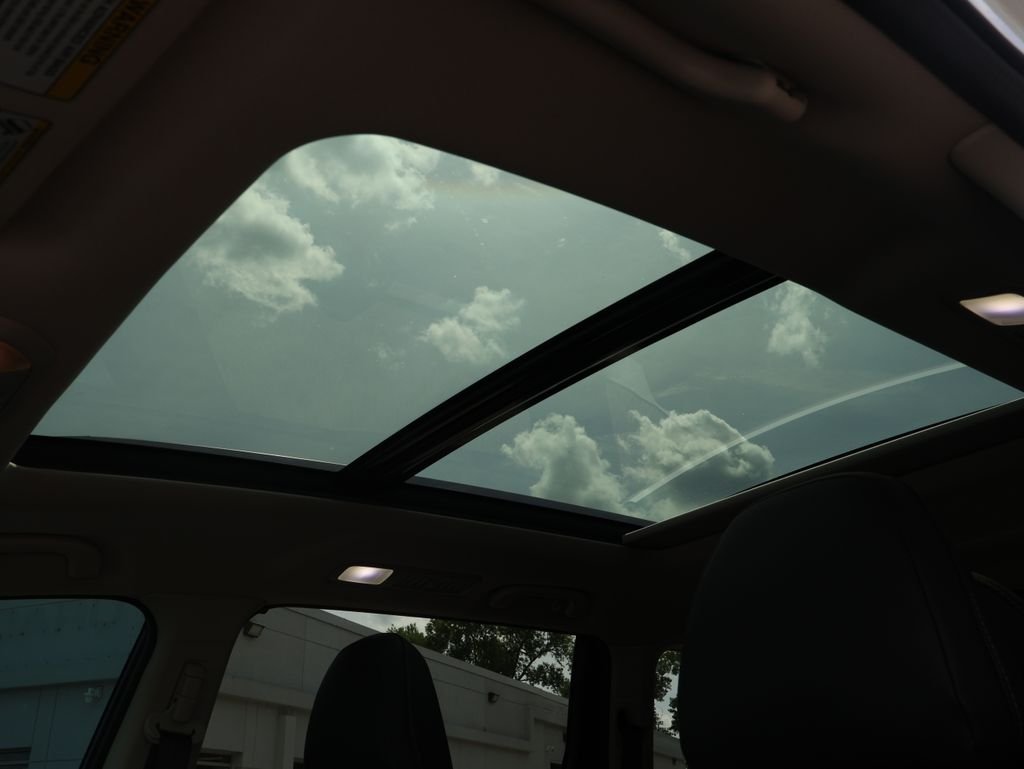 Used 2024 White Subaru Onyx Edition image 45