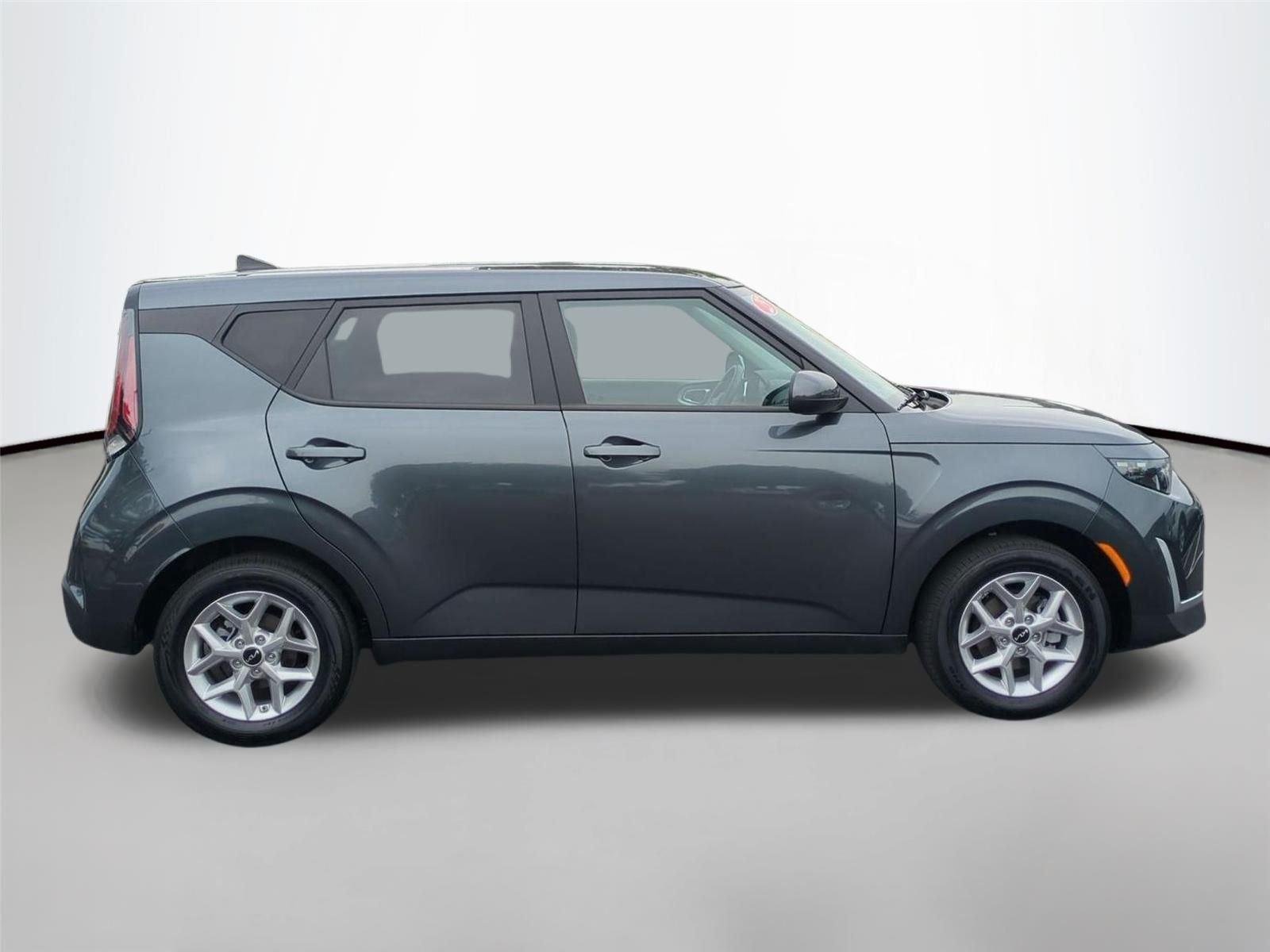 Used 2025 Gravity Gray Kia LX image 11