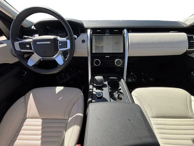 Used 2025  Land Rover S image 13