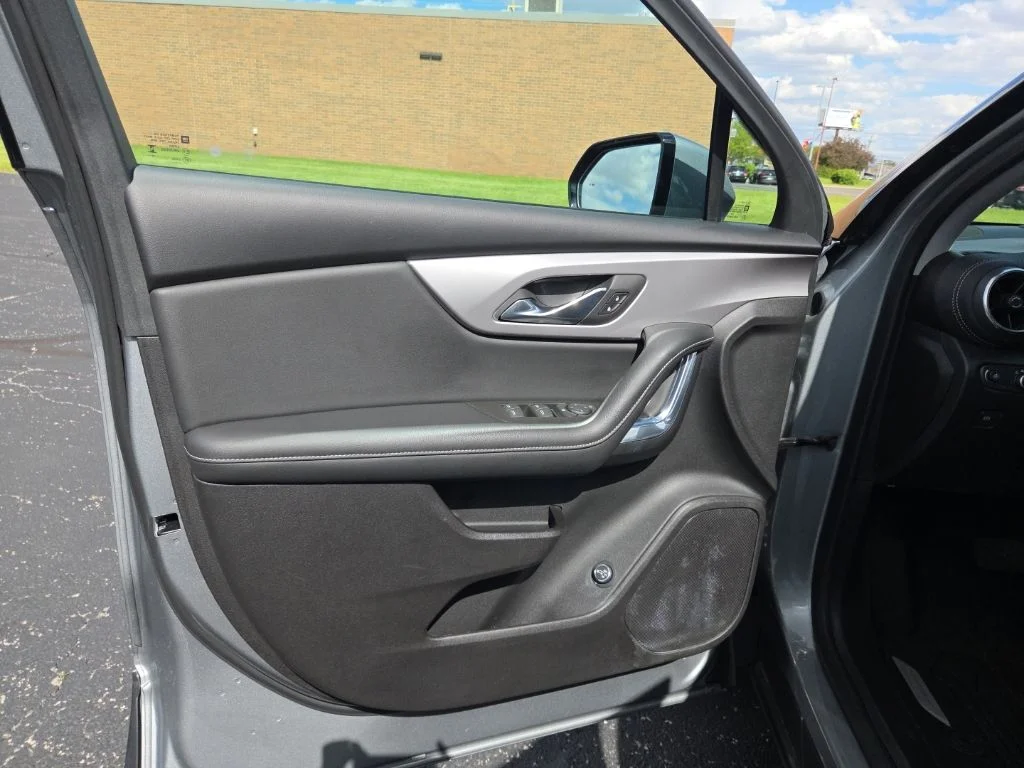 Used 2024 Gray Chevrolet LT image 27