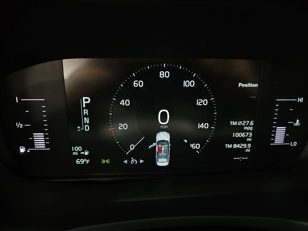 Used 2019 Beige Volvo T5 Momentum image 21