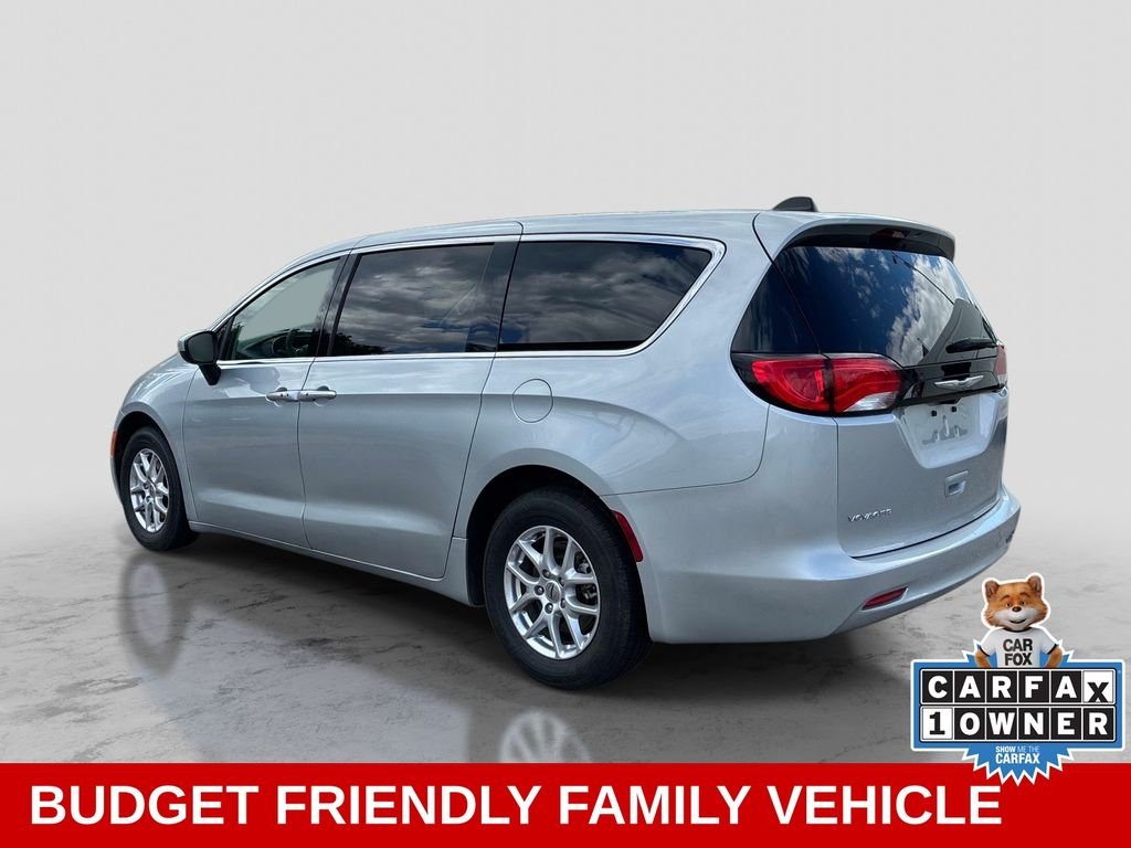 Used 2023 Silver Chrysler LX image 5