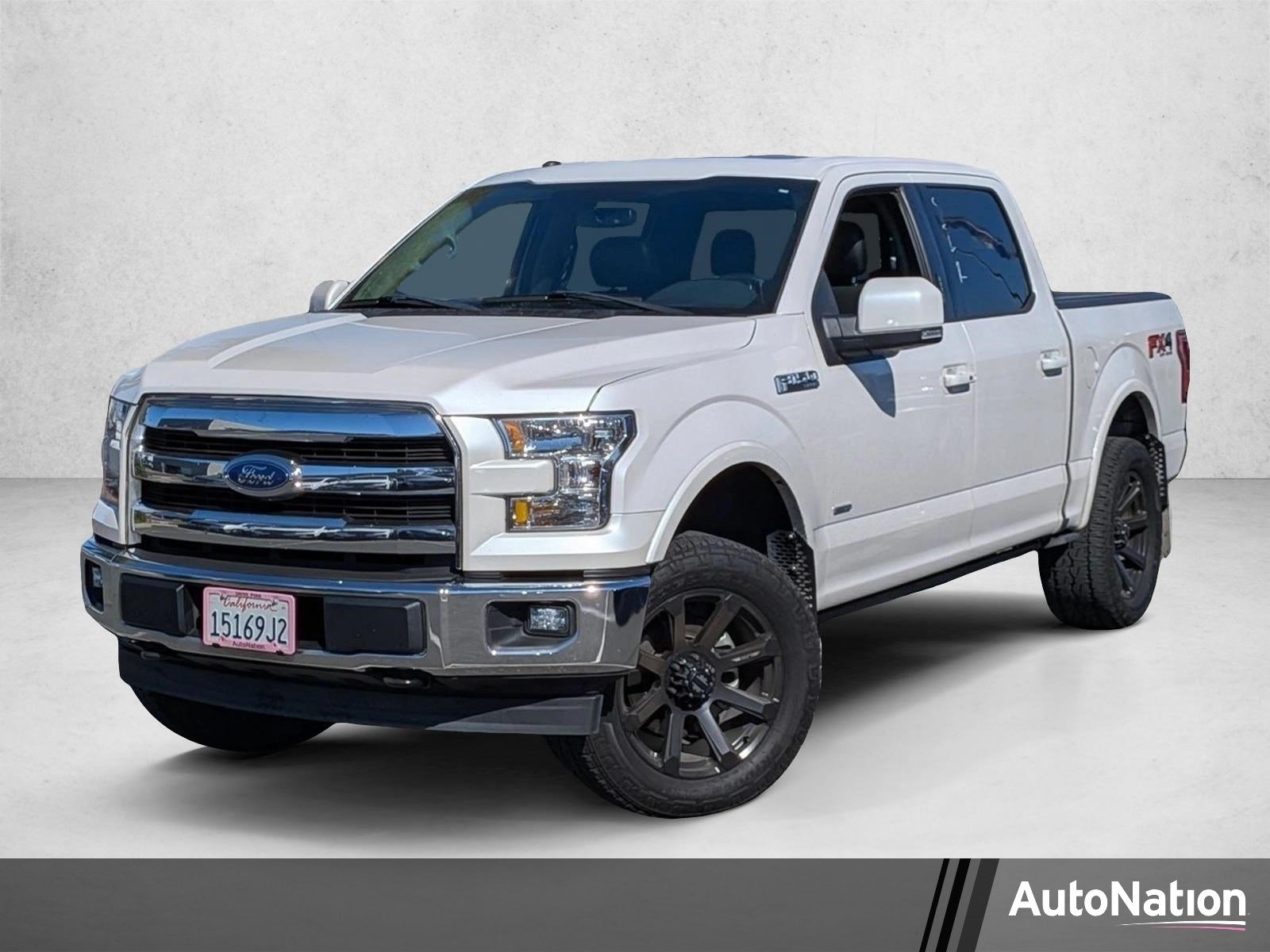 Used 2017 White Platinum Metallic Tri-Coat Ford Lariat image 1