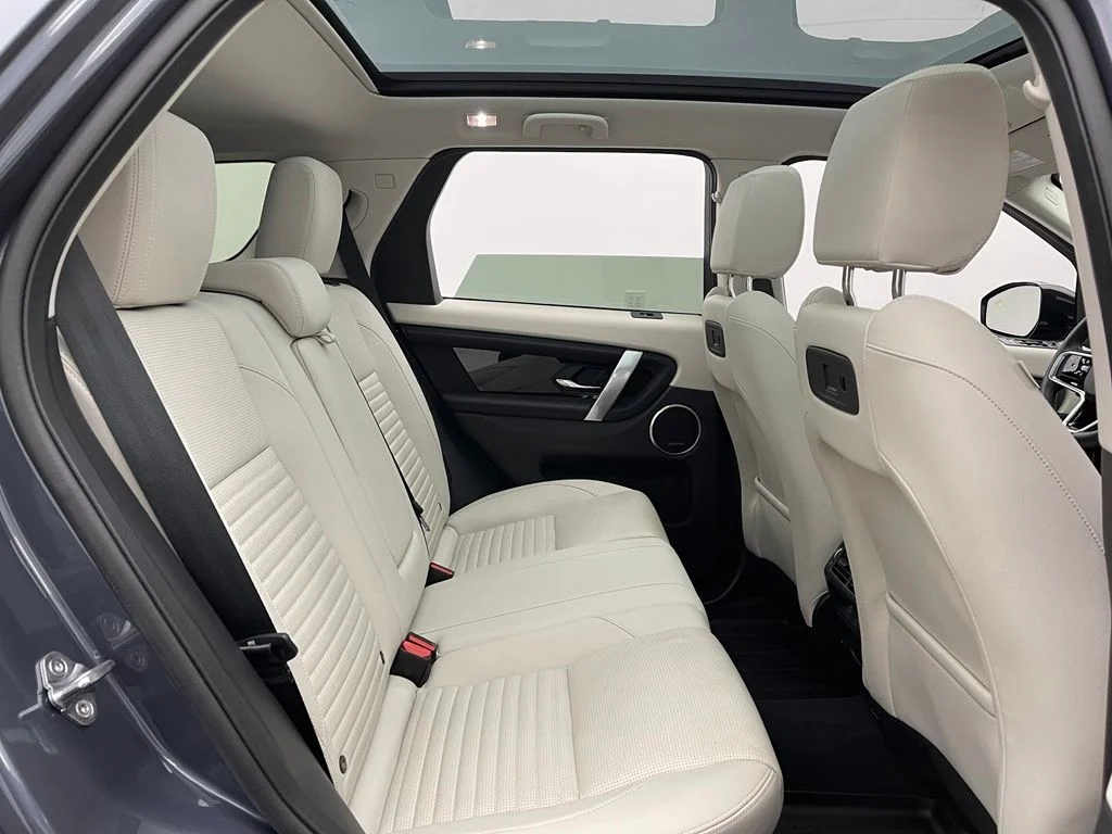 Used 2025 Varesine Blue Metallic Land Rover S image 37