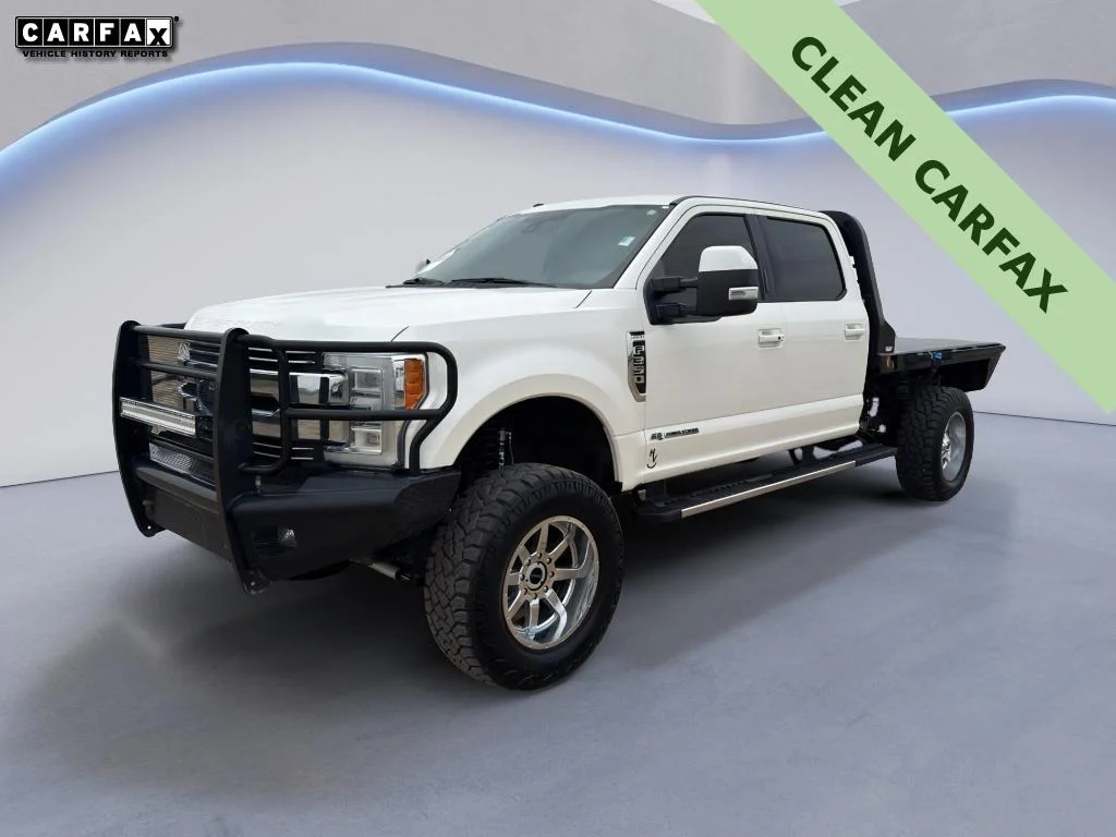 Used 2018 White Platinum Metallic Tri-Coat Ford LARIAT image 1