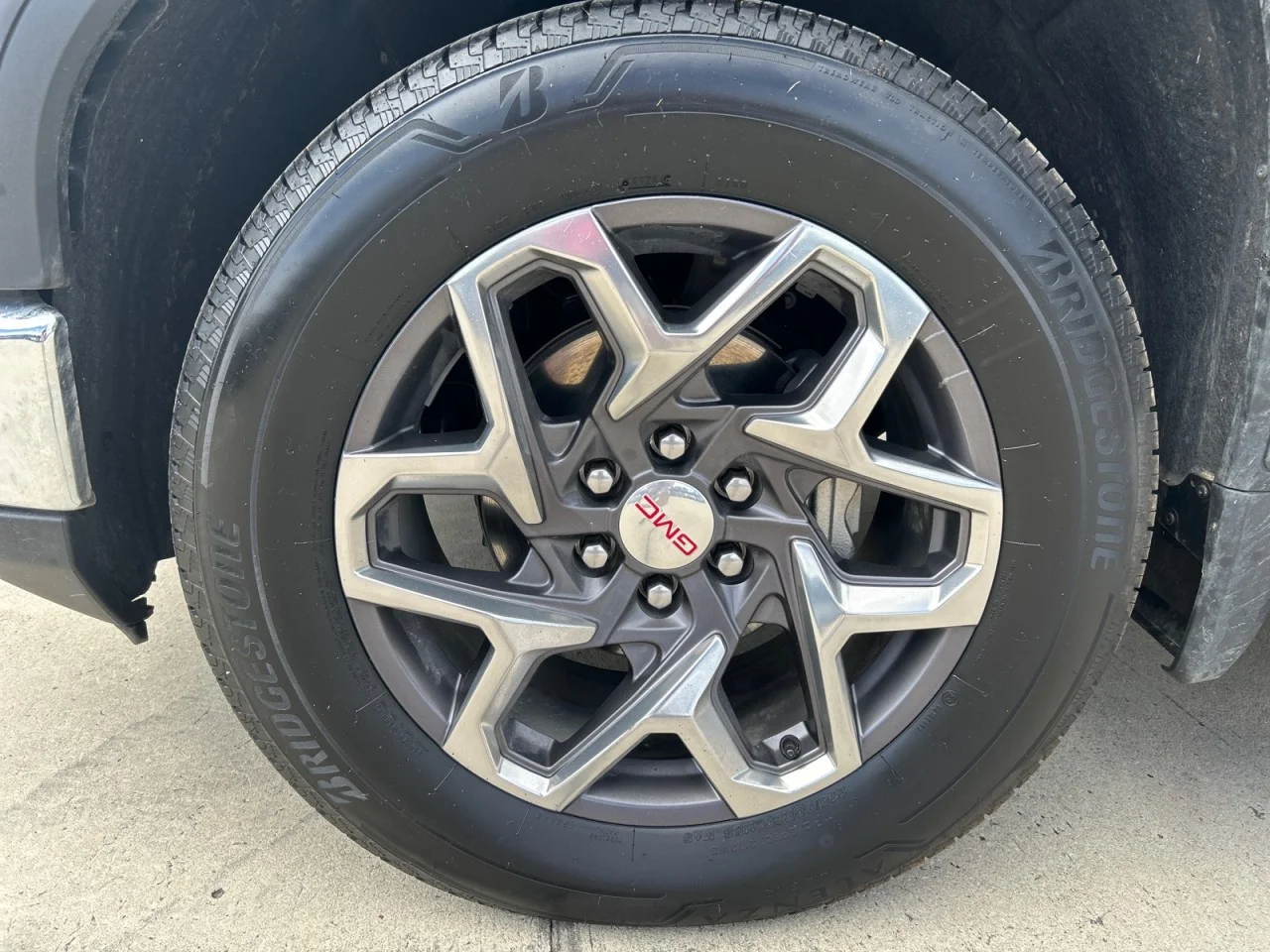 Used 2025 Sterling Metallic GMC SLT image 9