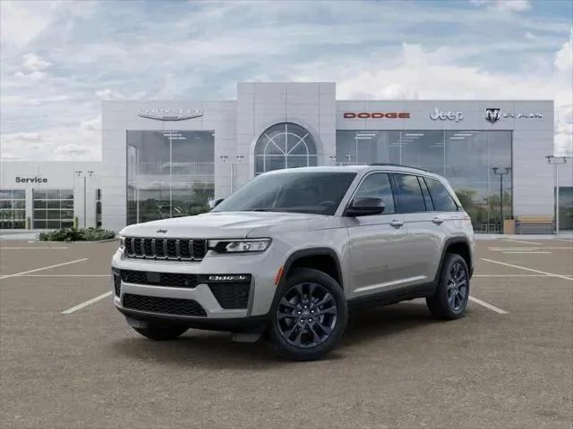 New 2026 Silver Zynith Exterior Paint Jeep Limited image 105
