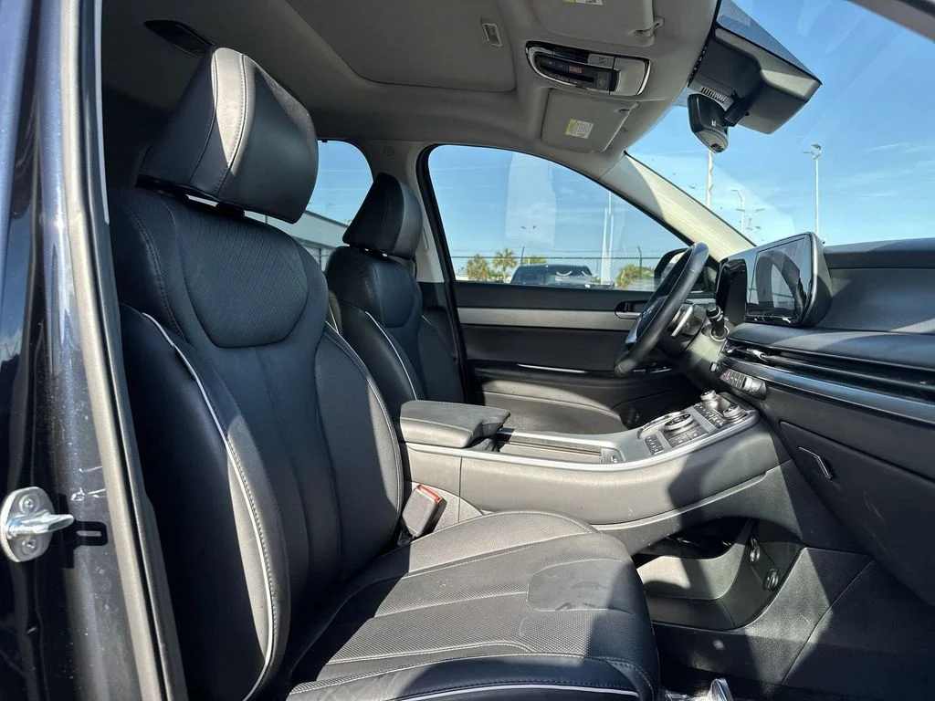 Used 2025 White Hyundai SEL Premium image 25