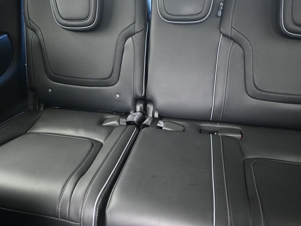 Certified Used 2025 Black INFINITI LUXE image 17