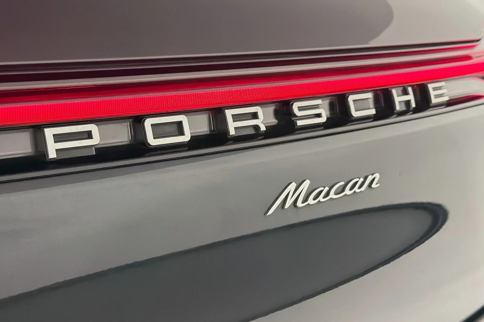 Used 2024 Volcano Grey Metallic Porsche  image 9