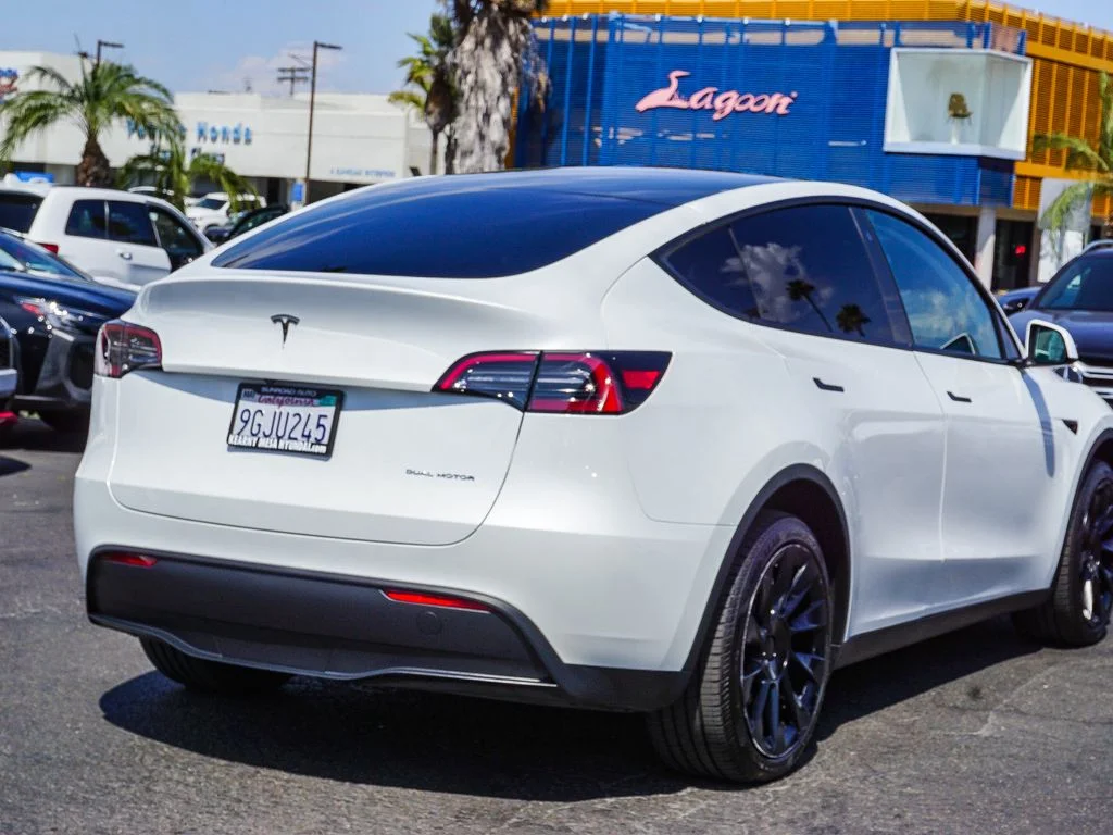 Used 2023 White Tesla Long Range image 7