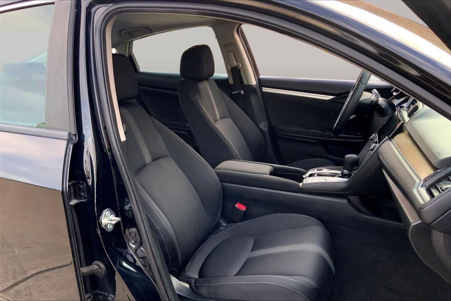 Used 2016  Honda EX-T image 8