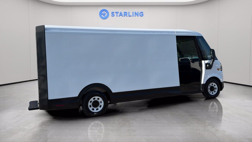 Used 2024 Oyster White BrightDrop EJY image 11
