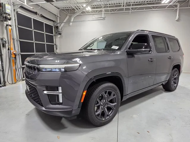 New 2026 Baltic-Gray Metallic Clear-Coat Exterior Paint Jeep Limited Altitude image 3