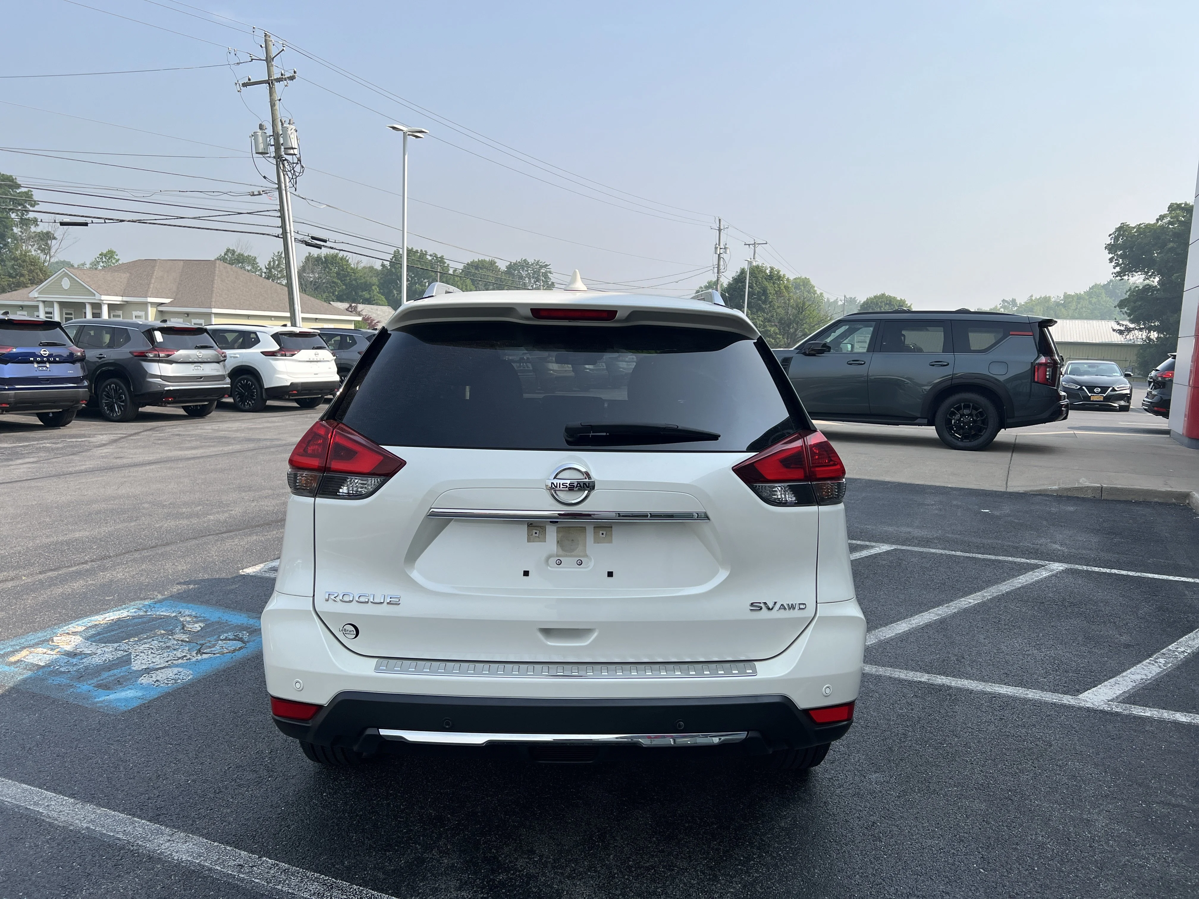 Used 2020 Pearl White Tricoat Nissan SV image 6