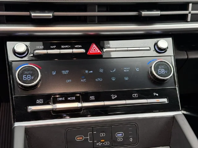 Used 2025 Black Hyundai SEL image 25