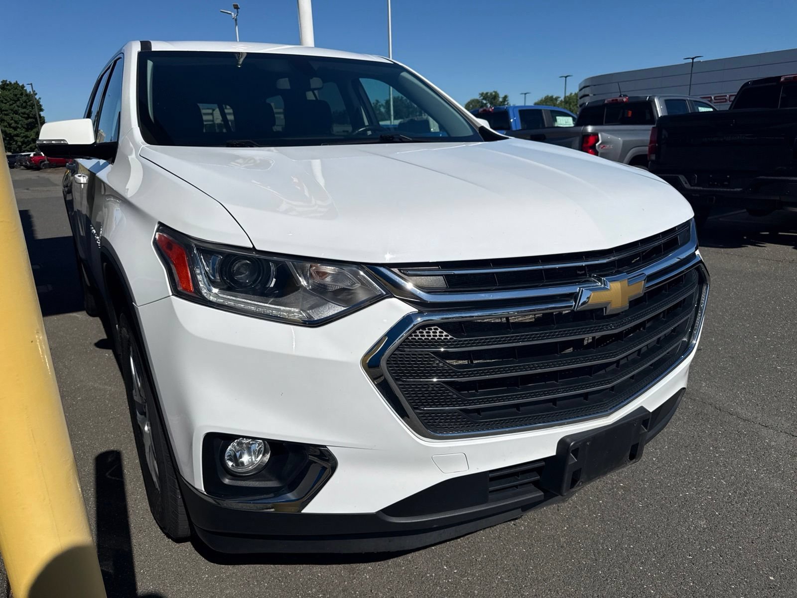 Used 2020 SUMMIT WHITE Chevrolet LT Cloth image 4