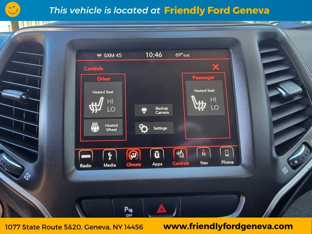 Used 2019 White Jeep Trailhawk image 24