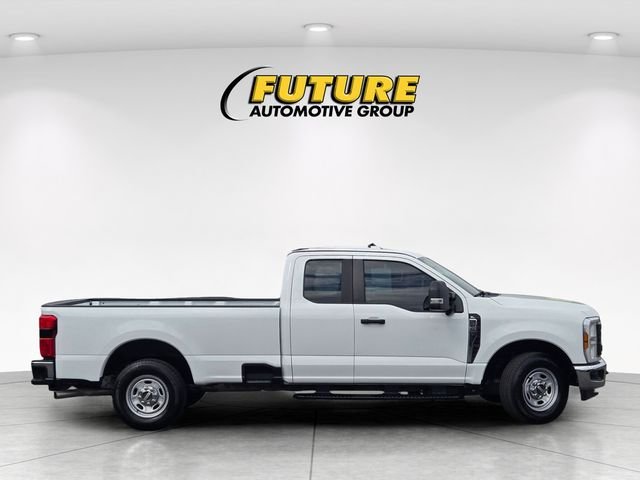 Used 2026 White Ford XL image 3