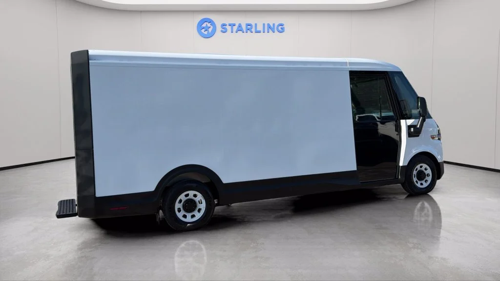 Used 2024 Oyster White BrightDrop EJY image 11