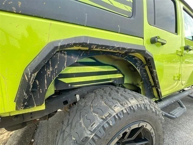Used 2016 Green Jeep Unlimited Sahara image 8