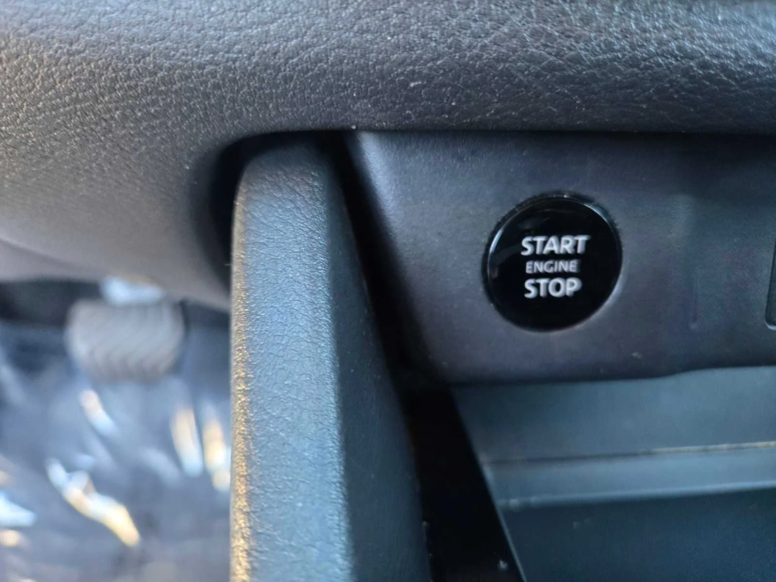 Used 2024  Nissan S image 18
