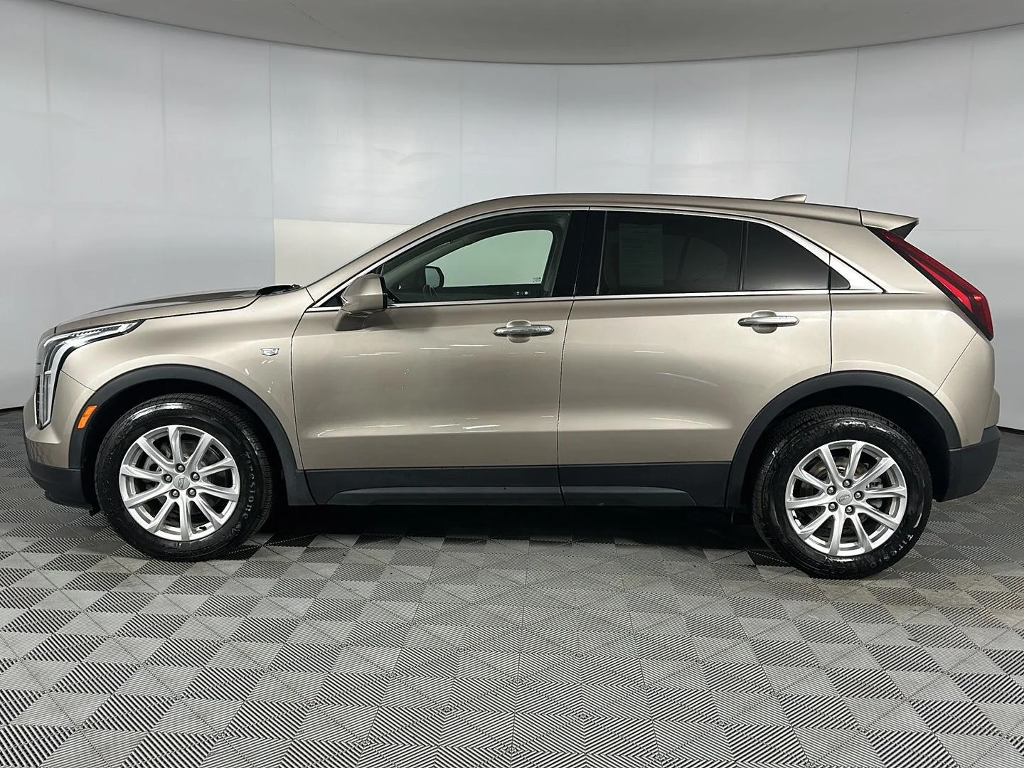 Used 2023 Latte Metallic Cadillac FWD Luxury image 5