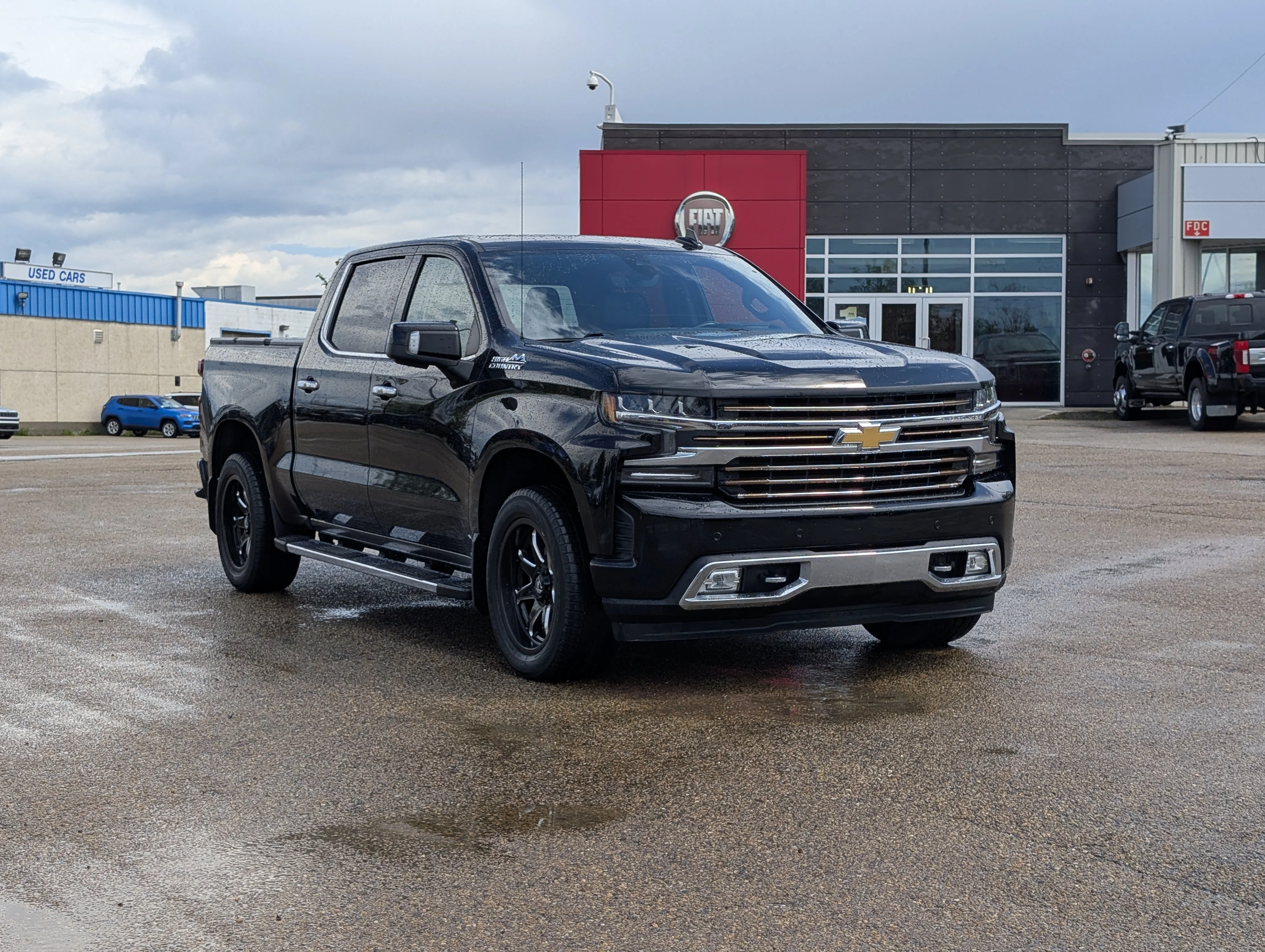 Used 2020 Black Chevrolet High Country image 9