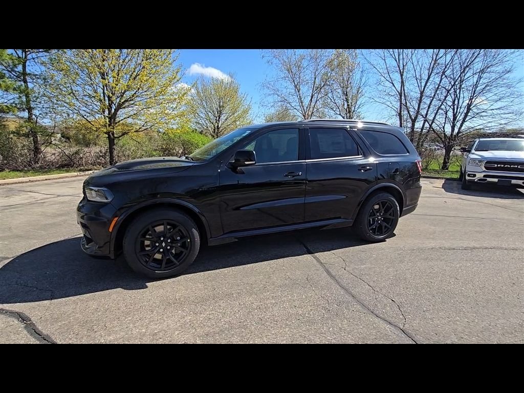 New 2026 Diamond Black Clear-Coat Exterior Paint Dodge GT Plus HEMI V8 image 4