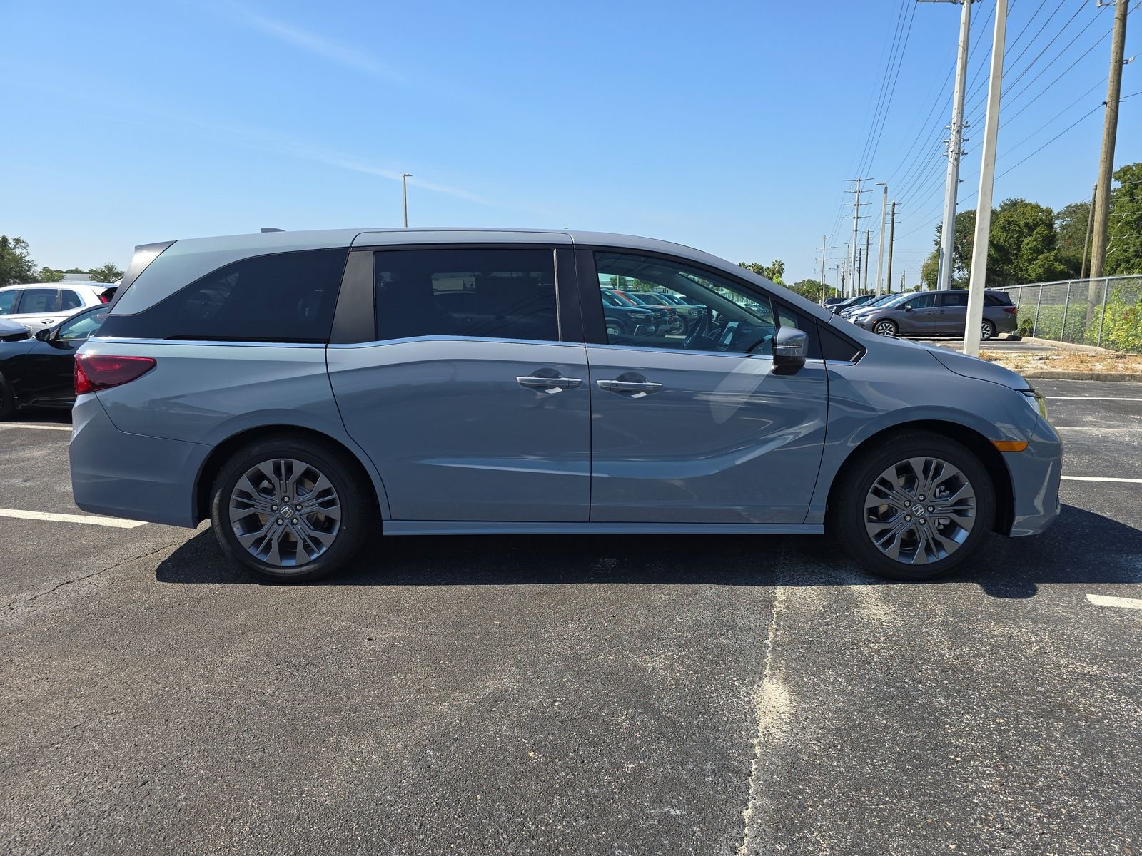New 2026 Sonic Gray Pearl Honda Touring image 3