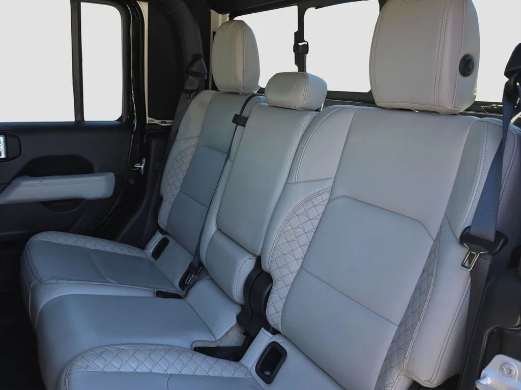 Used 2022 Black Jeep Overland image 12