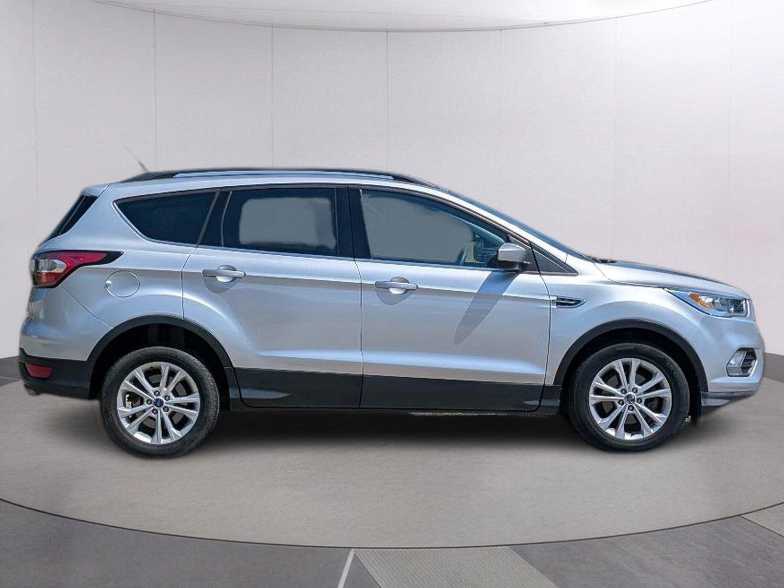 Used 2017 Ingot Silver Ford SE image 7