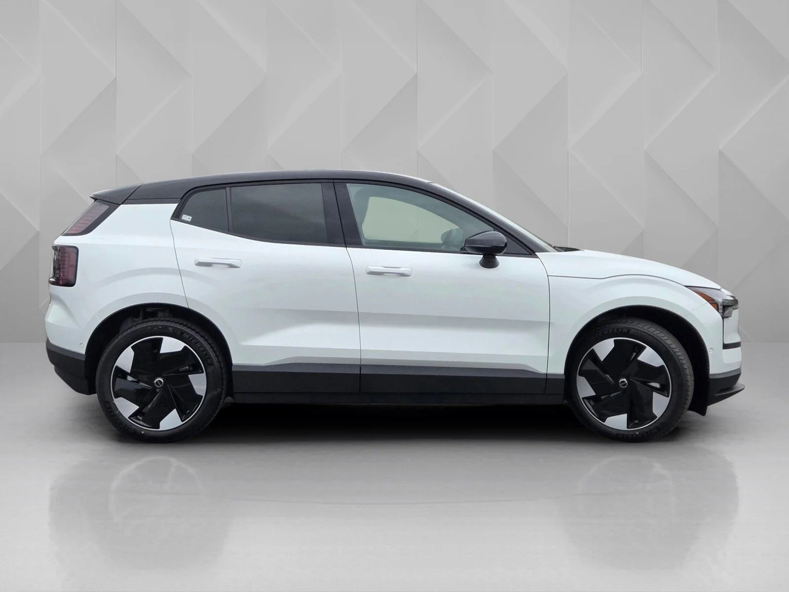 New 2026 White Volvo Twin Motor Performance Ultra image 7