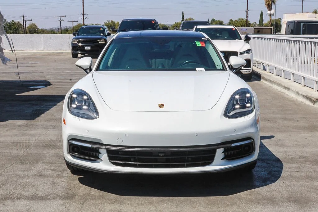 Used 2018  Porsche 4 image 2