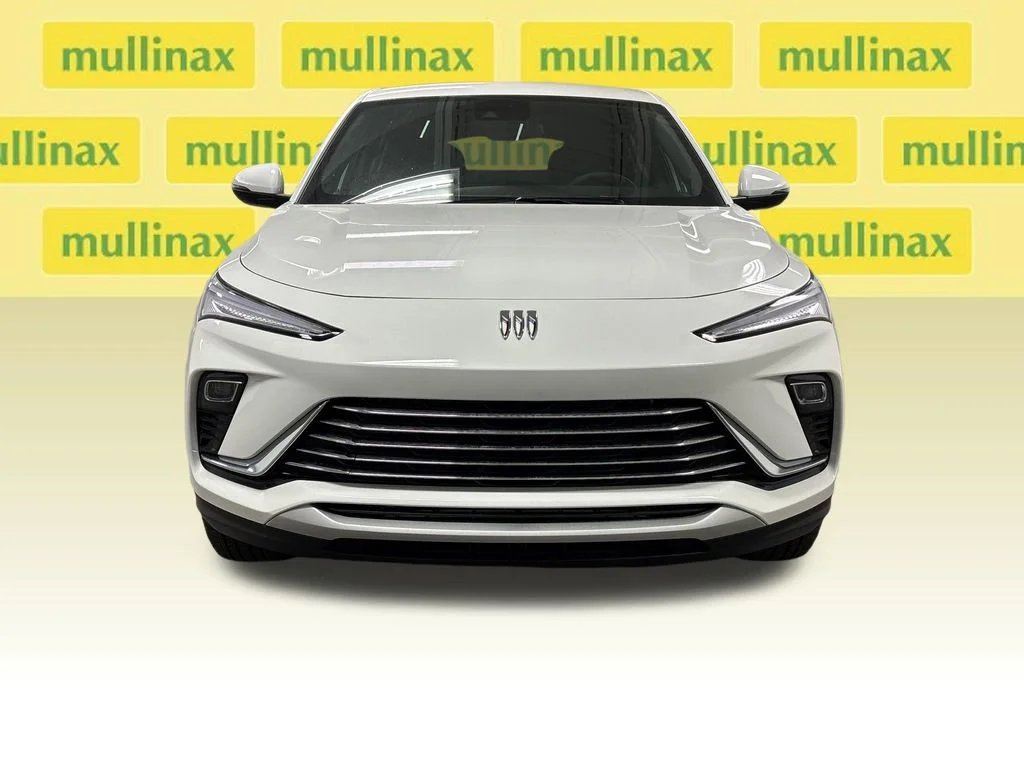 New 2026 Summit White Buick Preferred image 5