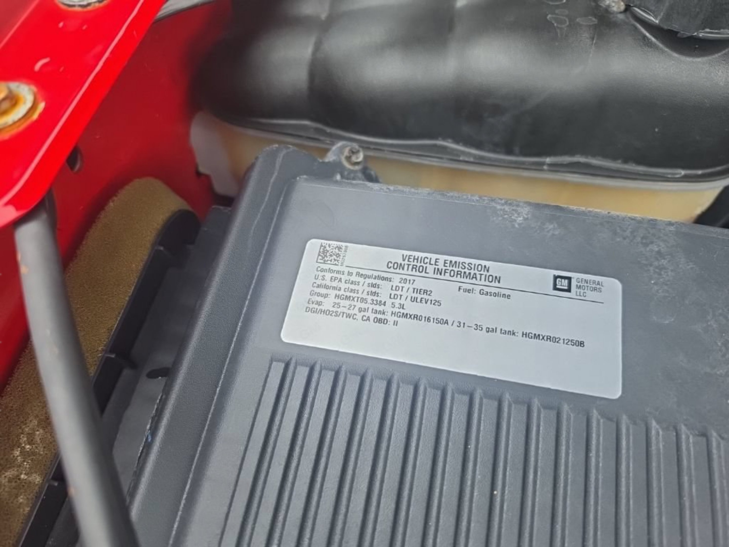 Used 2017 CARDINAL RED GMC SLT image 11
