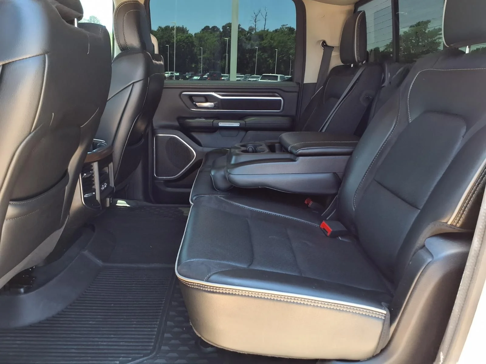 Used 2022 White Ram Laramie image 17