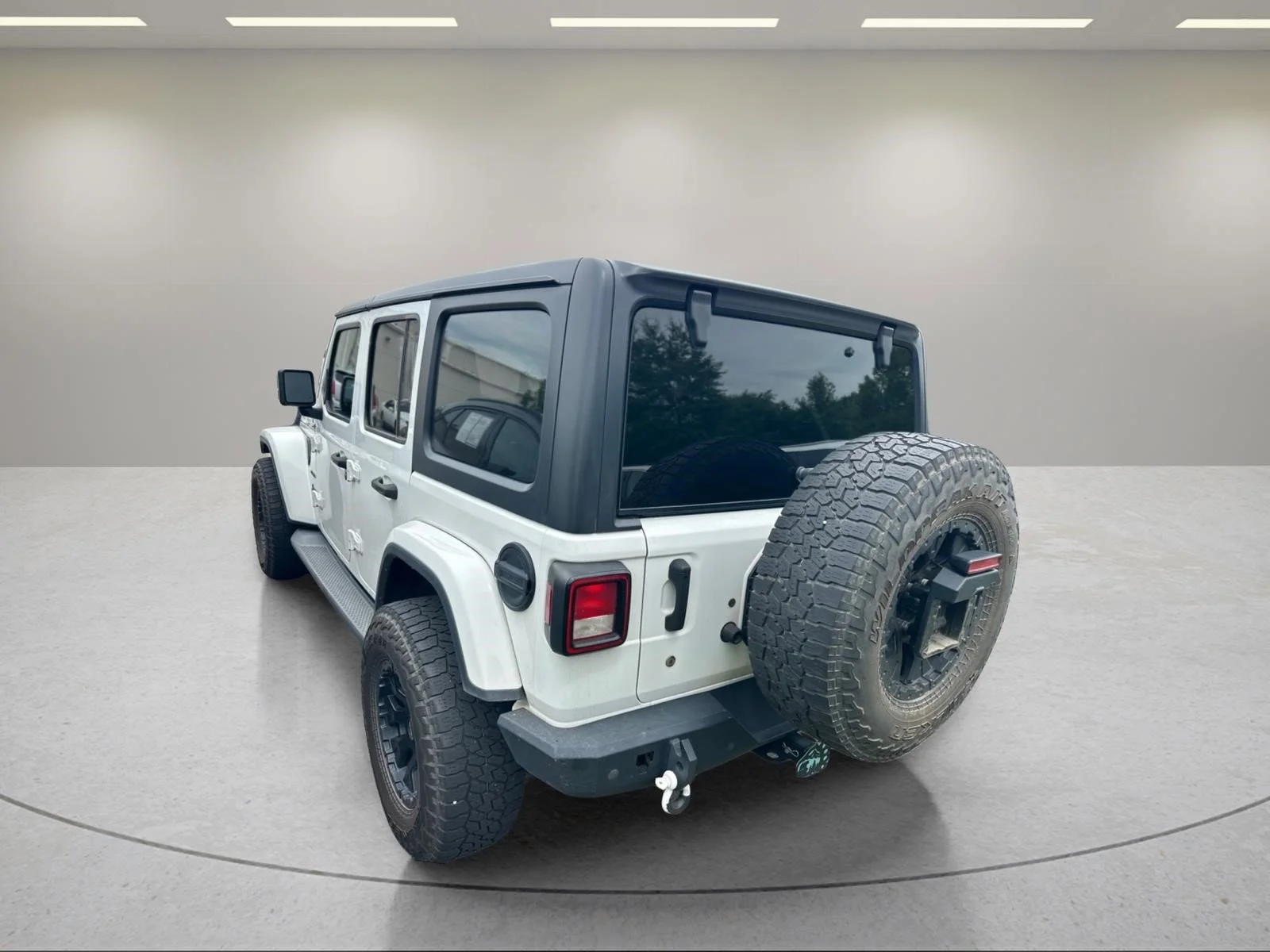 Used 2019 Bright White Clearcoat Jeep Sahara image 7