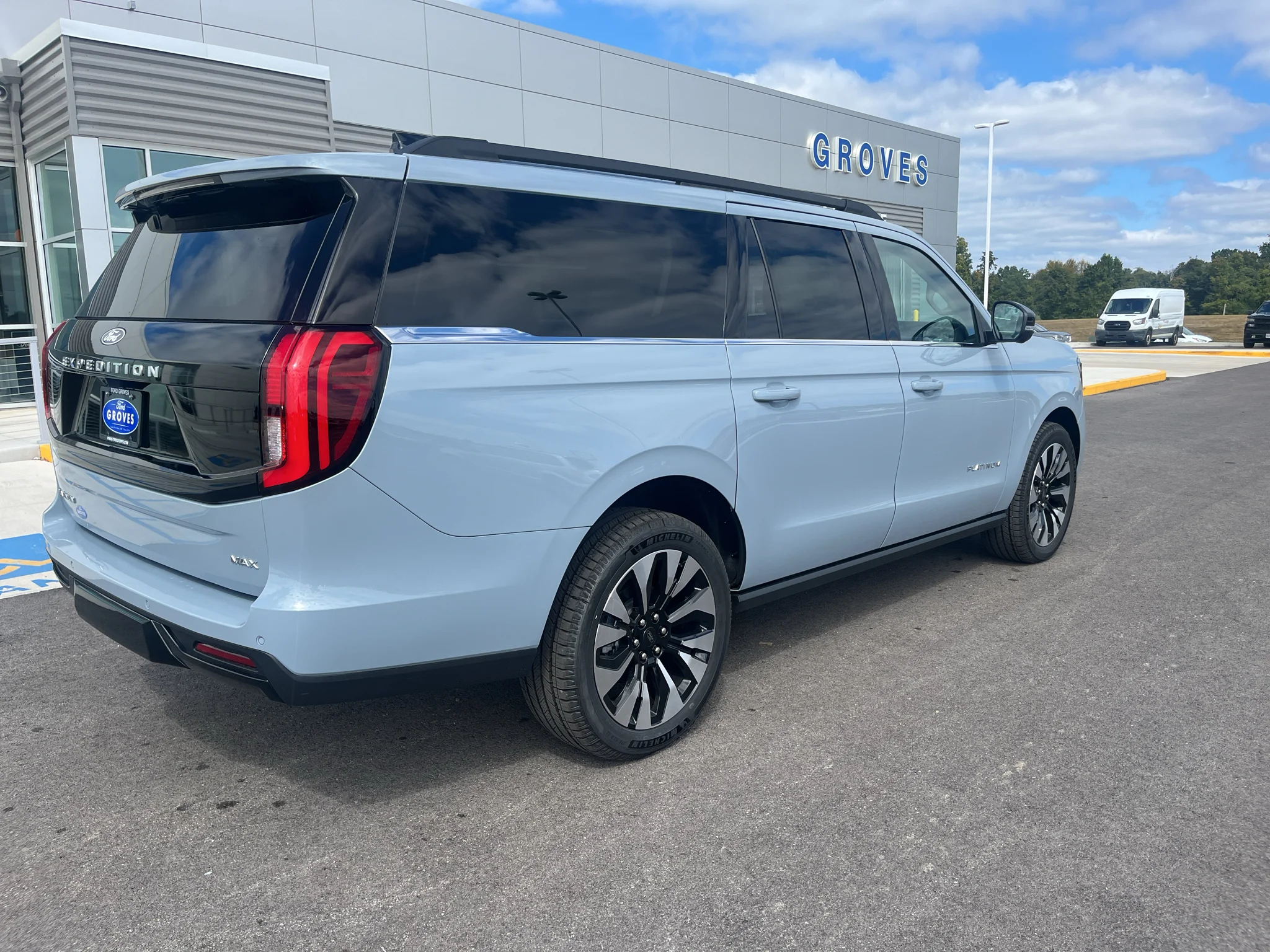 New 2027 Glacier Gray Metallic Tri-Coat Ford MAX Platinum image 4