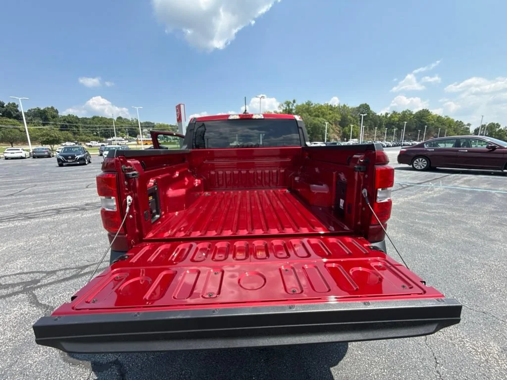 Used 2026 Ruby Red Metallic Ti Ford XLT image 8