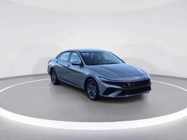 Used 2026 Silver Hyundai Blue image 2