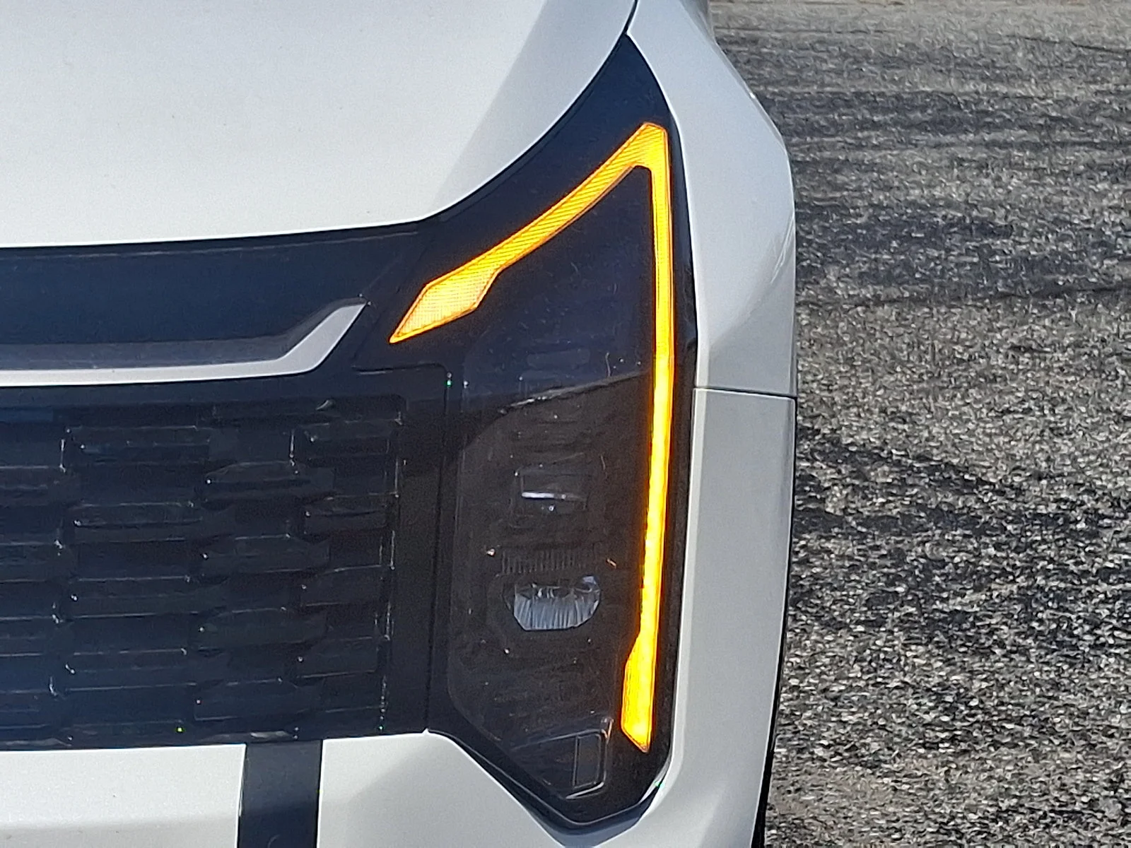 New 2027 White Kia EX image 8